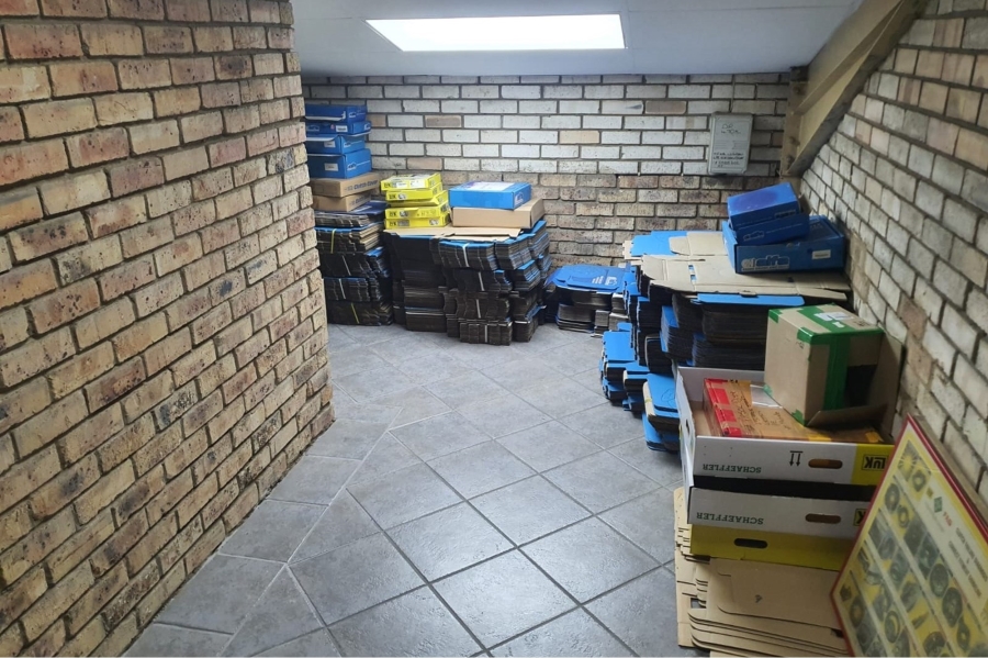 Commercial Property for Sale in Neave Industrial Eastern Cape